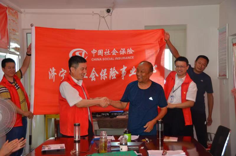 图二:签订共驻共建协议书.jpg